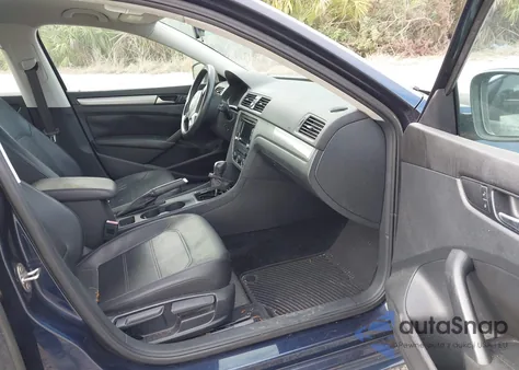 2015 Volkswagen Passat 1.8T Limited Edition from USA, damaged, VIN 1VWAS7A3XFC109117